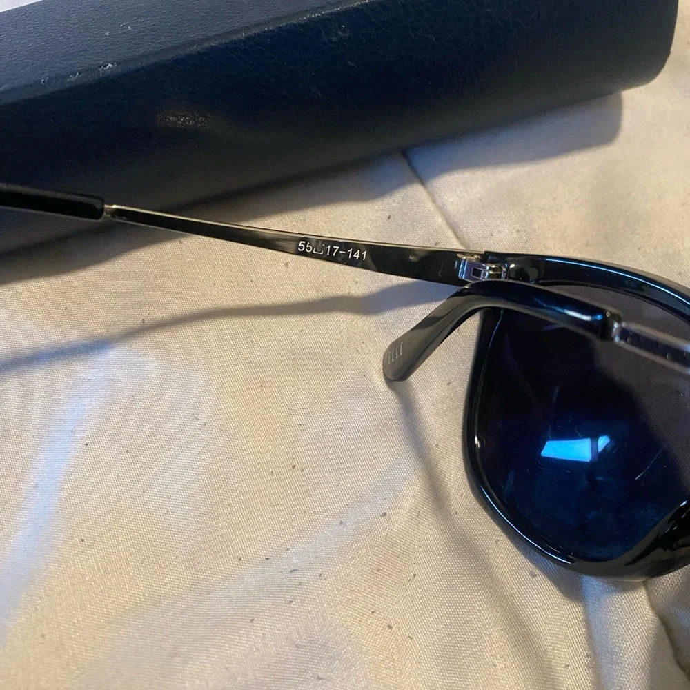 Elle Black Round  Women's Sunglasses